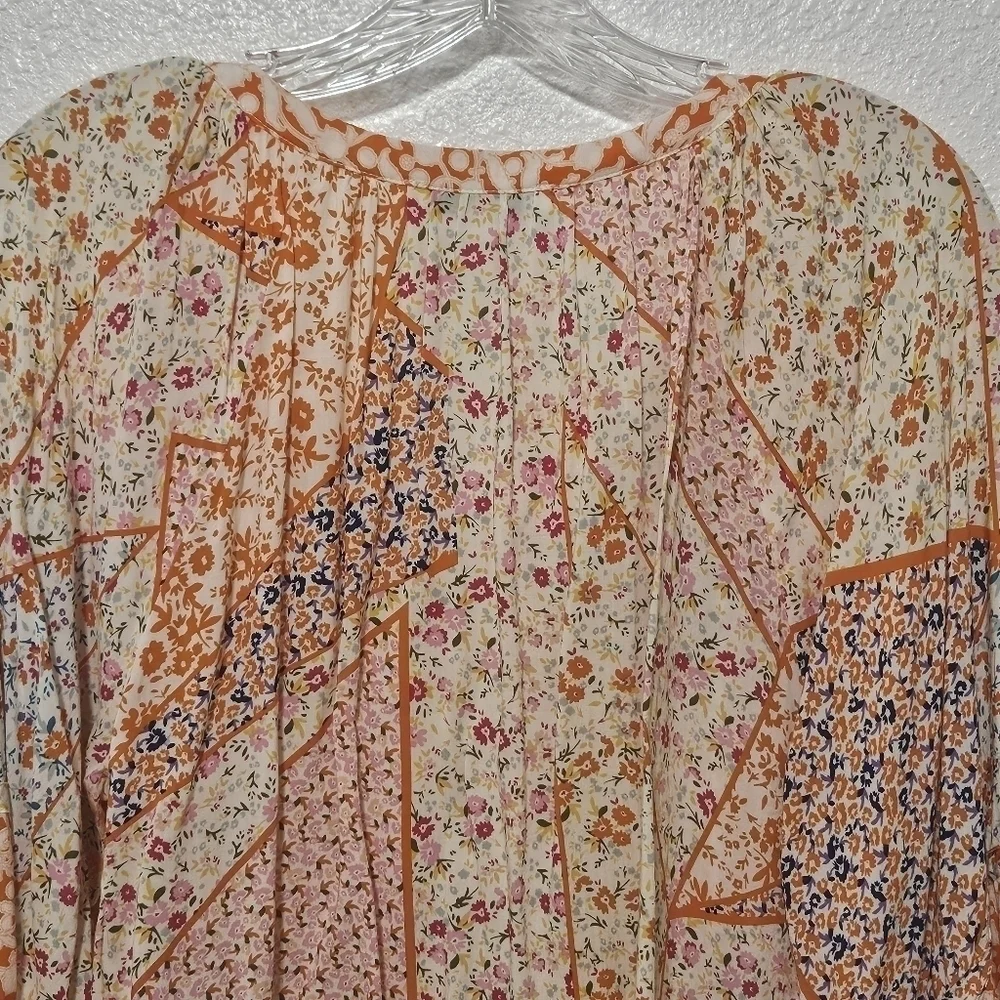 Rose + Olive ditsy floral top size Large - Picture 8 of 12